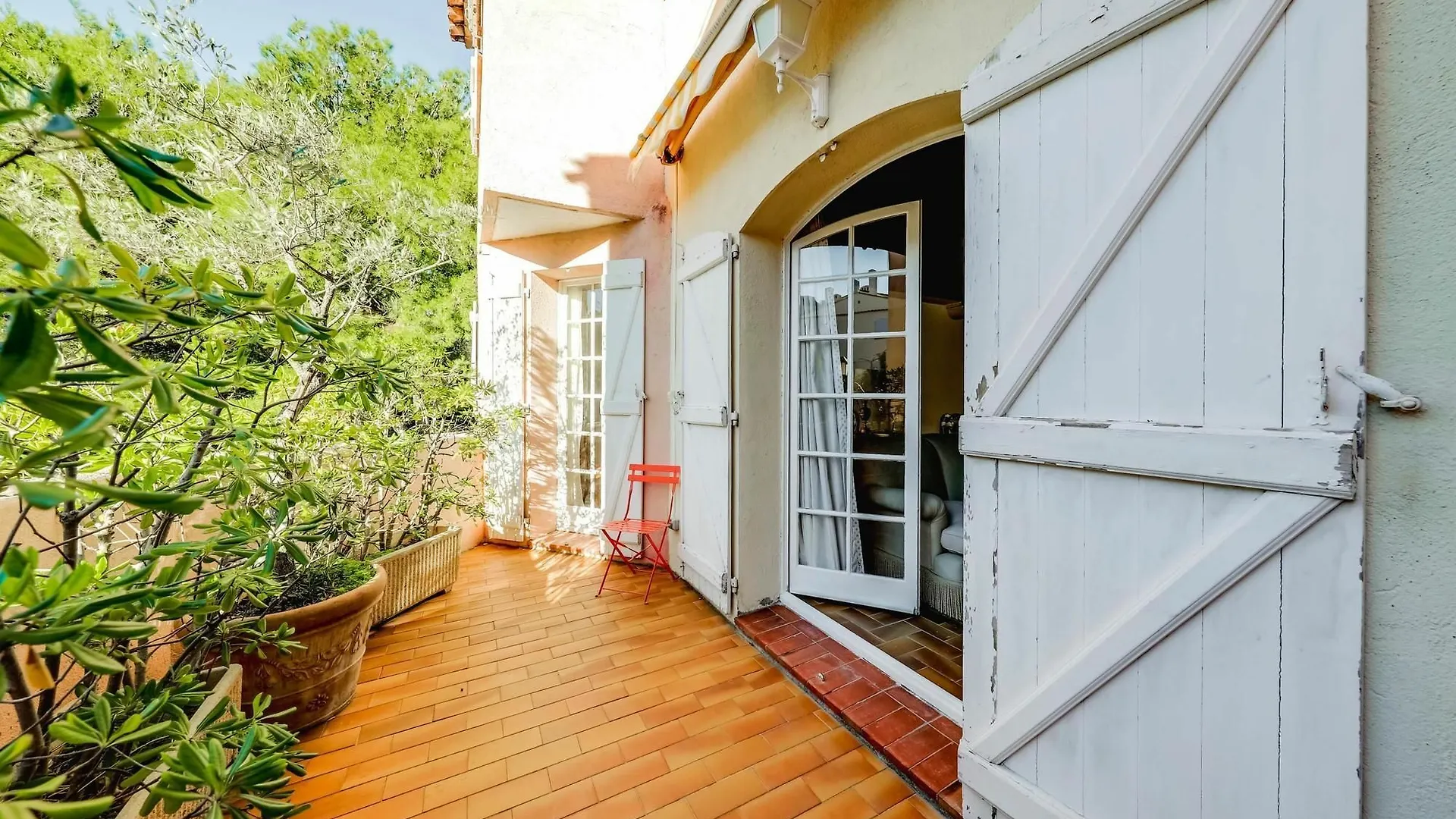קאן Le Village Apartment 4